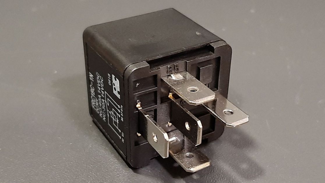 relej relay 36V 36 V