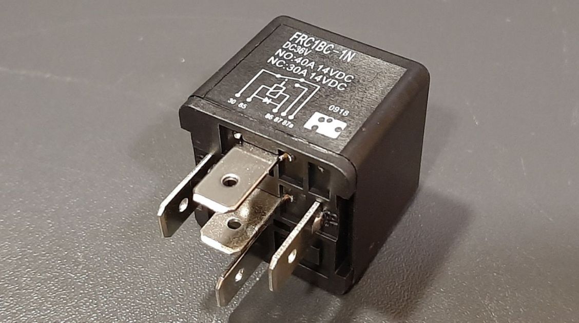 relej relay 36V 36 V